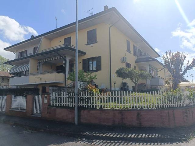 Villa Schiera in vendita a Bassa Reggiana, Re