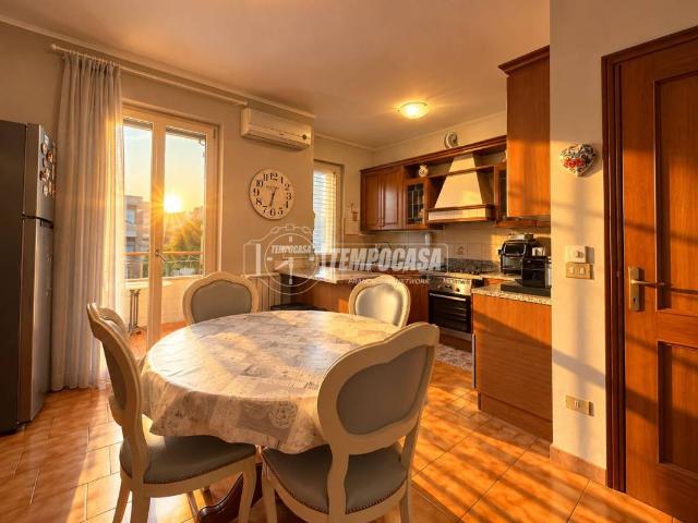 Villa Schiera in vendita a Zona Est, Brescia