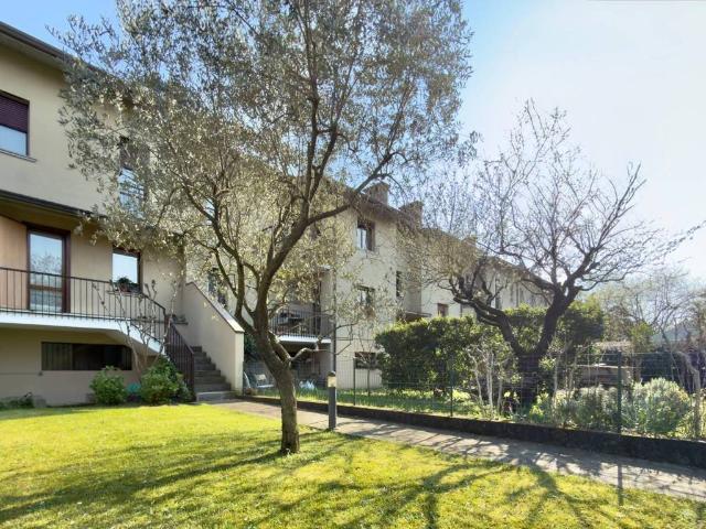 Villa Schiera in vendita a Zona Est, Brescia