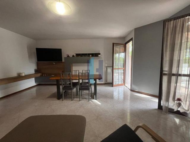 Villa Schiera in vendita a Zona Est, Brescia