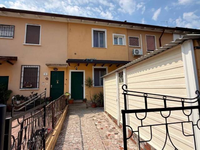 Villa Schiera in vendita a Zona Ovest, Brescia