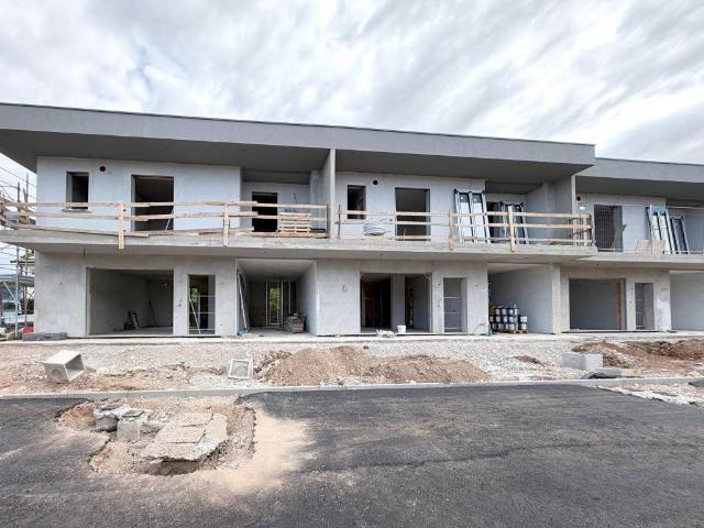 Villa Schiera in vendita a Zona Est, Brescia