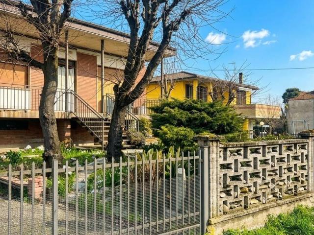 Villa Schiera in vendita a Broni, Lombardia