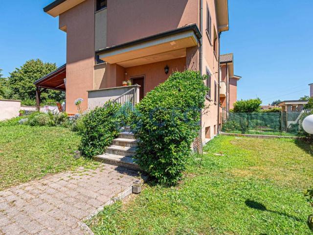 Villa Schiera in vendita a Moncucco, Brugherio