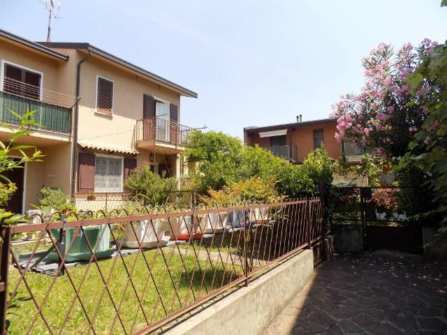 Villa Schiera in vendita a Moncucco, Brugherio