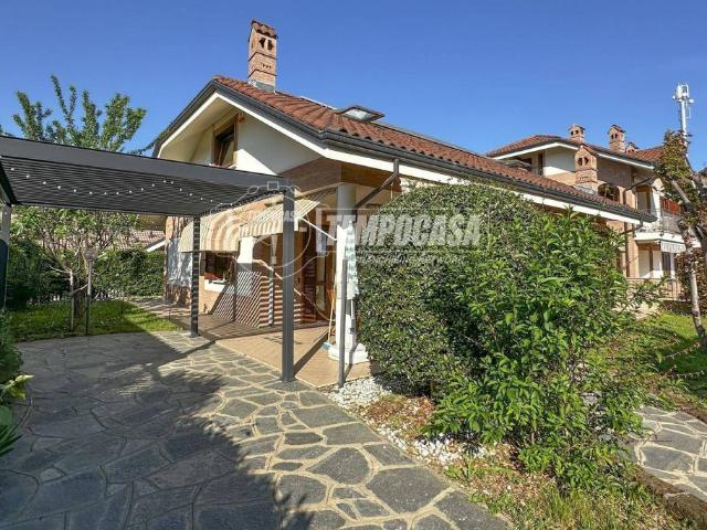 Villa Indipendente in vendita a Tetti Griglio, Piemonte