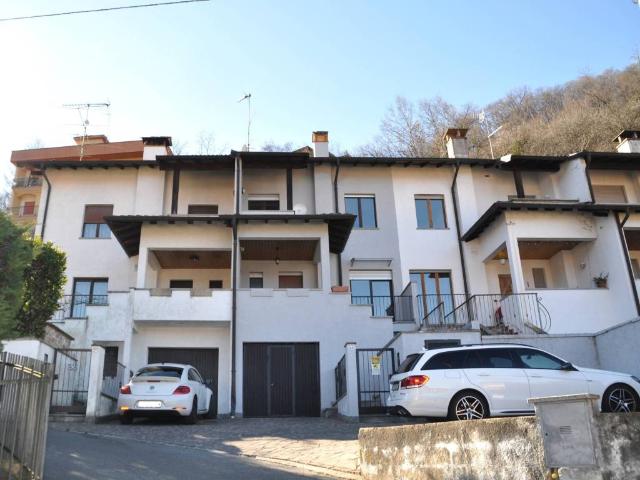 Villa Schiera in vendita a Comunità Montana del Piambello, Brusimpiano
