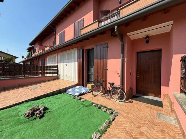Villa Schiera in vendita a Unione dei Comuni I Fontanili, Bubbiano