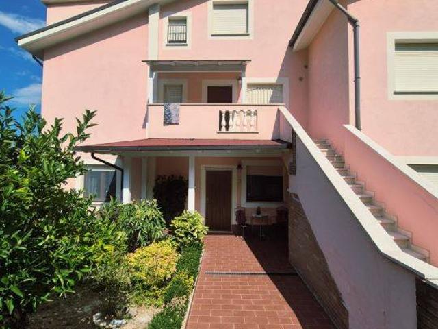 Villa Schiera in vendita a Bucchianico, Abruzzo