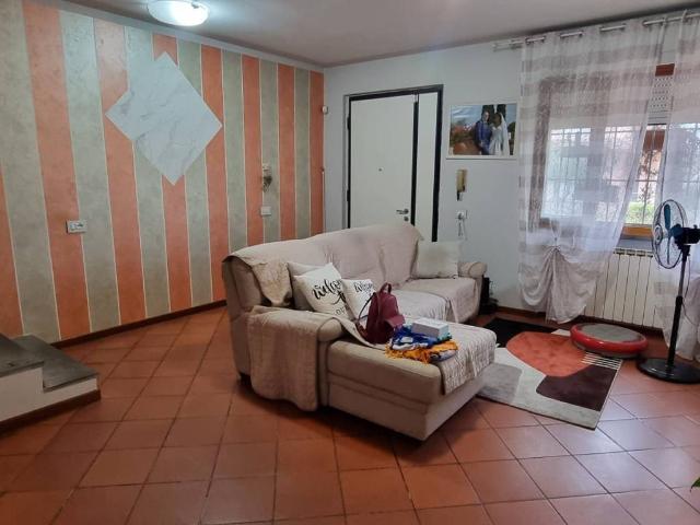 Villa Schiera in vendita a Pistoia