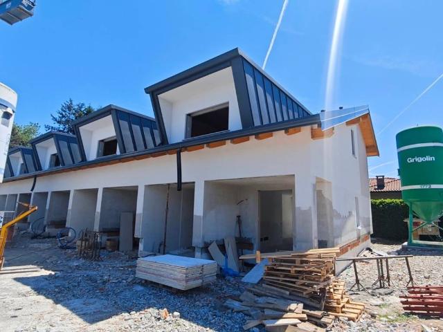 Villa Schiera in vendita a Bulgarograsso, Lombardia