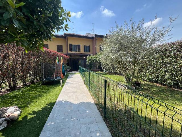 Villa Schiera in vendita a Busto Arsizio, Lombardia