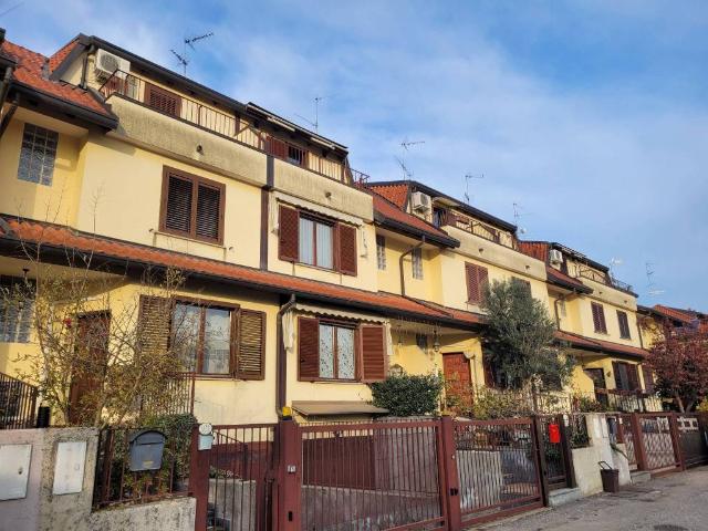 Villa Schiera in vendita a Madonna Regina, Busto Arsizio