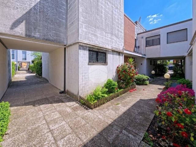 Villa Schiera in vendita a Beata Giuliana, Busto Arsizio