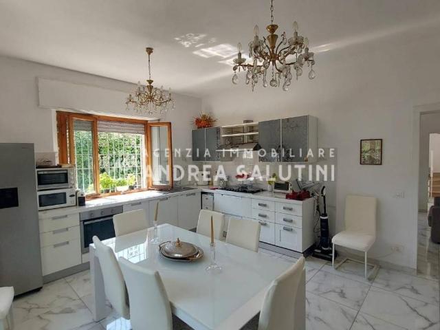 Villa Indipendente in vendita a Cascine di Buti, Buti