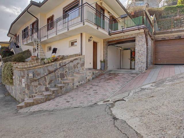 Villa Schiera in vendita a Viconago, Cadegliano-Viconago