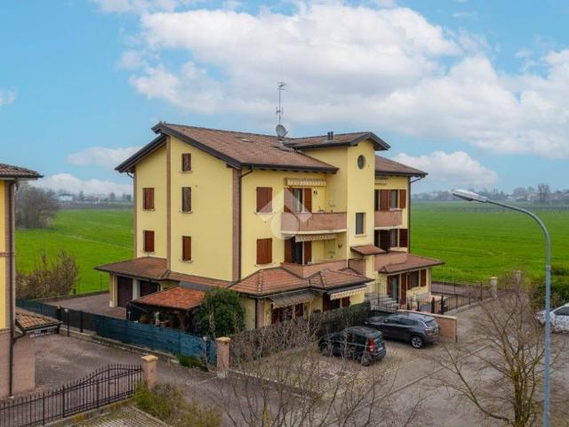 Villa Schiera in vendita a Terra di Mezzo, Re