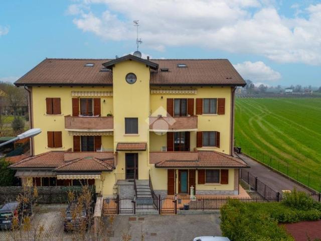 Villa Schiera in vendita a Terra di Mezzo, Re