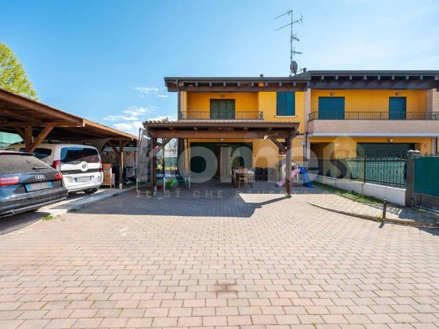 Villa Schiera in vendita a Terra di Mezzo, Re