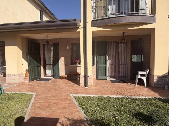 Villa Schiera in vendita a Terra di Mezzo, Re