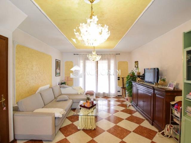 Villa Schiera in vendita a Caerano San Marco, Veneto