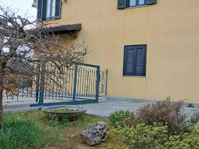 Villa Schiera in vendita a Cairate, Lombardia