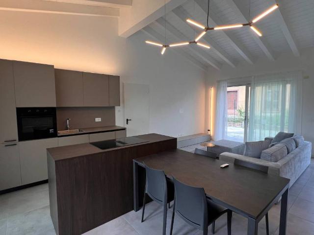 Villa Schiera in vendita a Calcinato, Lombardia