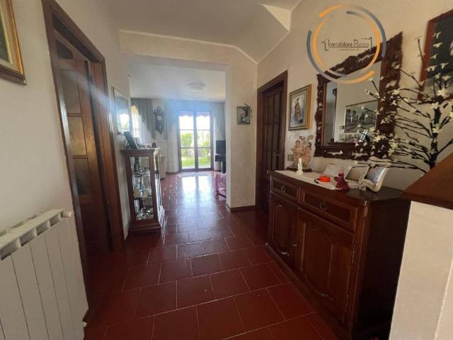 Villa Schiera in vendita a Calenzano, Toscana
