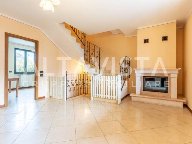 Villa Schiera in vendita a Calvagese Della Riviera, Lombardia