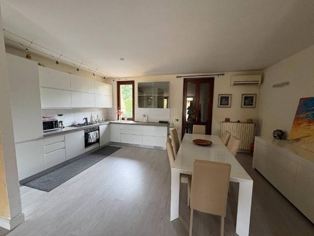 Villa Schiera in vendita a Belvedere, Calvagese della Riviera