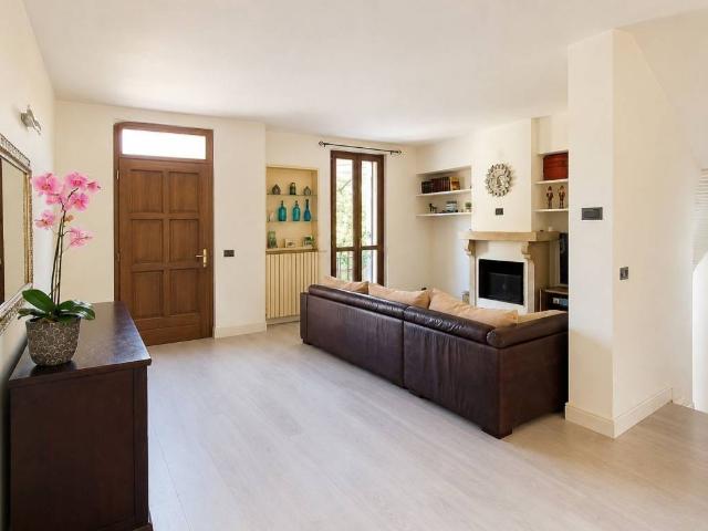 Villa Schiera in vendita a Calvagese Della Riviera, Lombardia