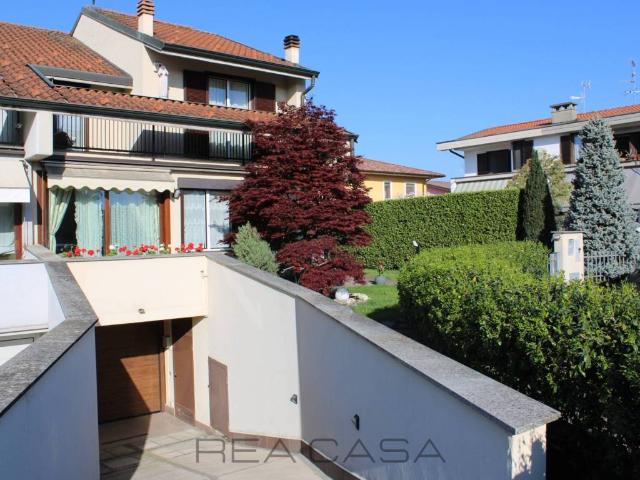 Villa Schiera in vendita a Calvenzano, Lombardia