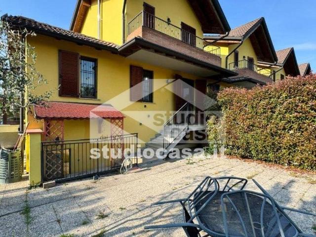 Villa Schiera in vendita a Calvenzano, Lombardia