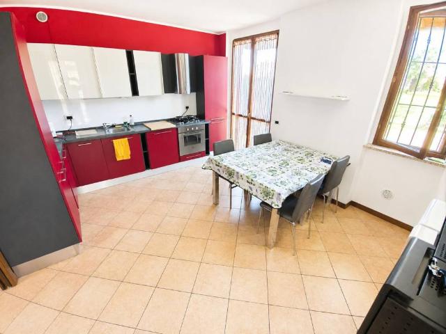 Villa Schiera in vendita a Calvenzano, Lombardia
