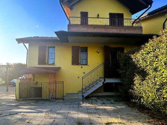Villa Schiera in vendita a Calvenzano, Lombardia