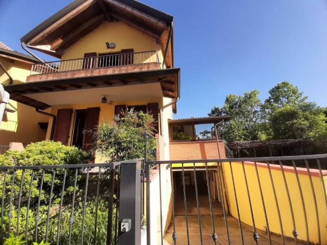 Villa Schiera in vendita a Calvenzano, Lombardia
