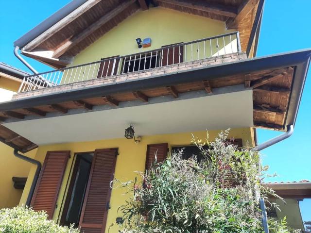 Villa Schiera in vendita a Calvenzano, Lombardia