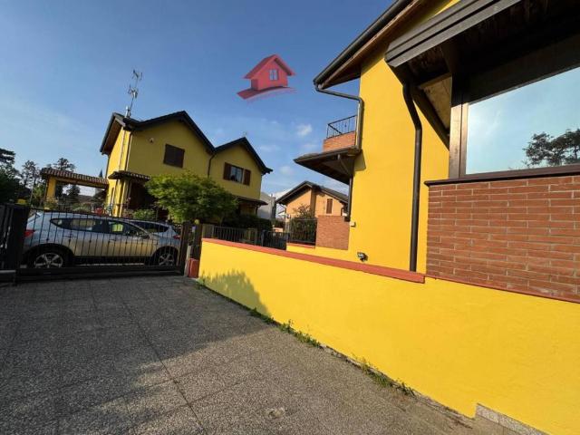 Villa Schiera in vendita a Calvenzano, Lombardia