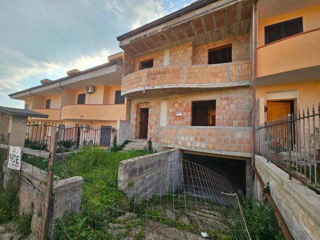 Villa Schiera in vendita a Calvi Risorta, Campania