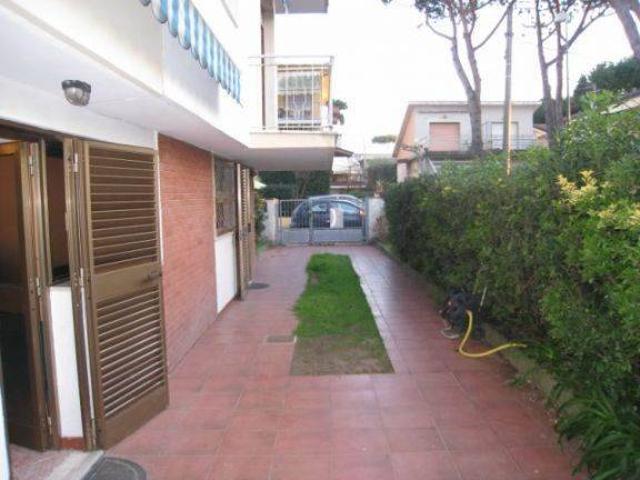 Villa Schiera in vendita a Camaiore, Toscana