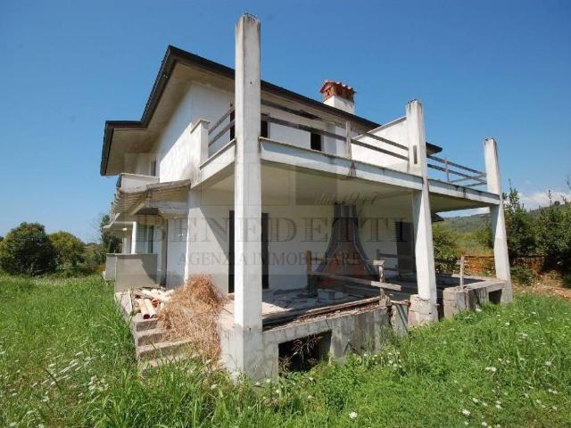 Villa Schiera in vendita a Camaiore, Toscana