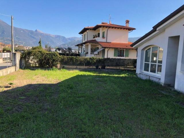 Villa Schiera in vendita a località Bucine, Camaiore