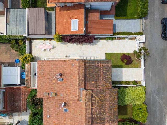 Villa Schiera in vendita a Camaiore, Toscana