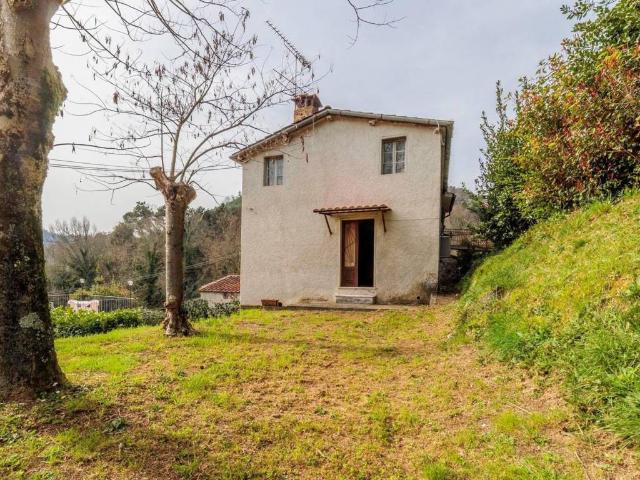 Villa Schiera in vendita a Brentaccio, Camaiore