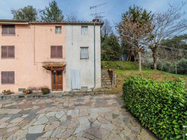 Villa Schiera in vendita a Brentaccio, Camaiore