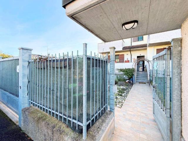 Villa Schiera in vendita a Cambiago, Lombardia