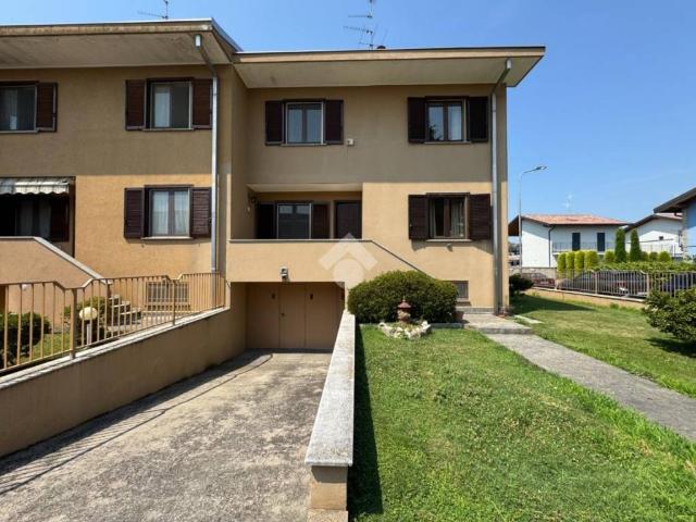 Villa Schiera in vendita a Piemonte, Novara