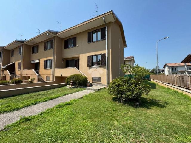 Villa Schiera in vendita a Piemonte, Novara