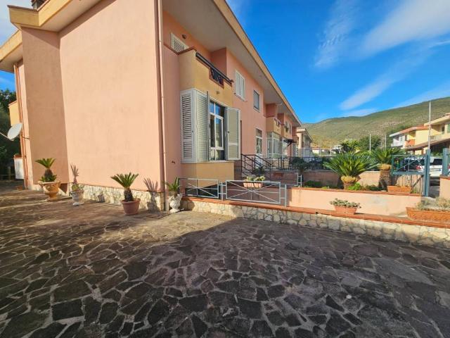 Villa Schiera in vendita a Camigliano, Caserta