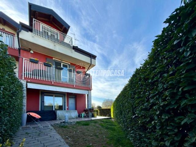 Villa Schiera in vendita a Camparada, Lombardia
